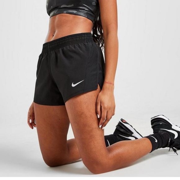 Nike Women’s Shorts Running Training Sporty Pocket Breathable Lightweight Sz M - Picture 1 of 16